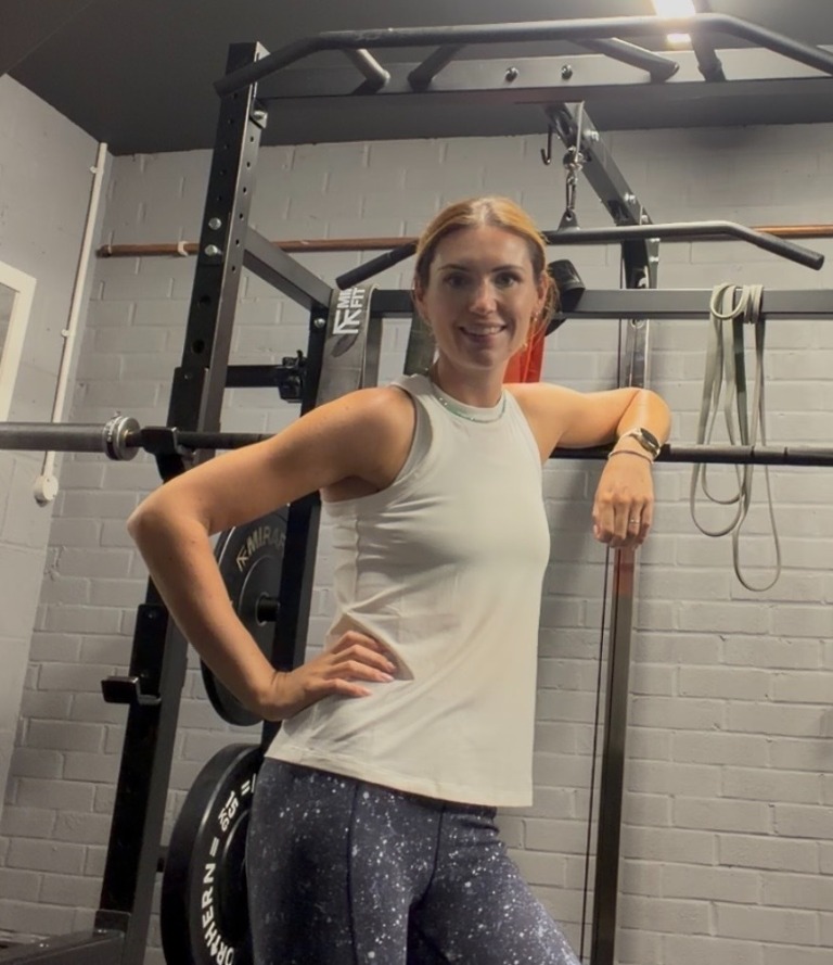 Amy Storm training in her home gym